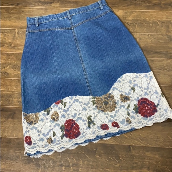 BOHO ARTSY Lacey Appliqué Roses Jean Skirt - Picture 5 of 7